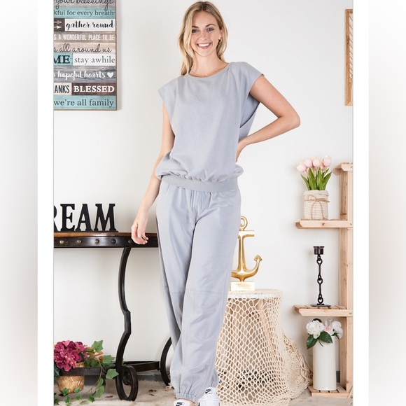 B9062-(🚨 5 COLORS) OPEN BACK SLEEVELESS SWEAT TOP & PANTS SET - Picture 10 of 12
